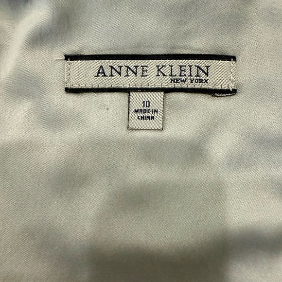 Anne Klein Silver Metallic Lace Cocktail Dress. Sweetheart Neckline. Size 10. - Picture 9 of 12